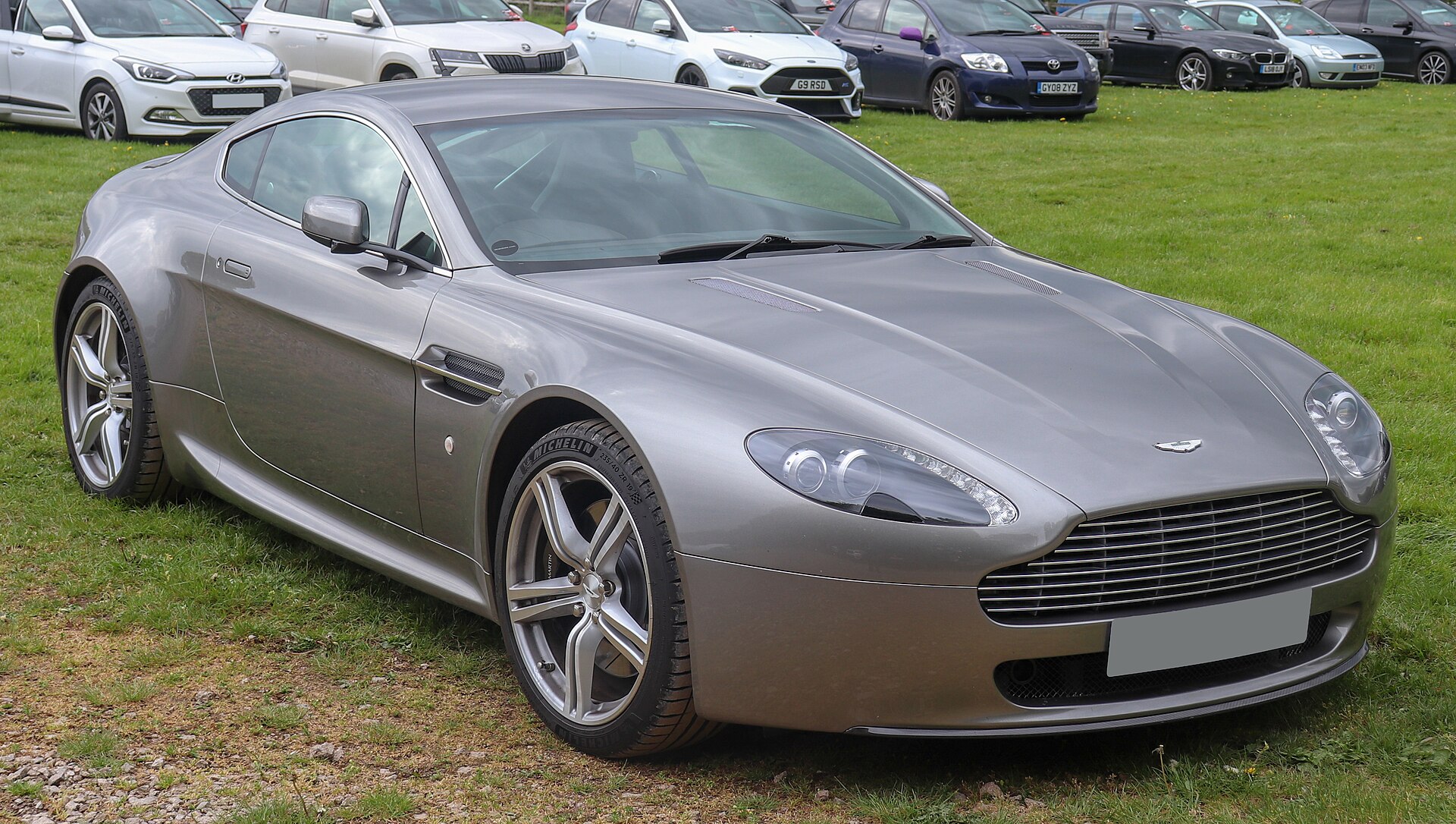 Buy an Aston Martin V8 Vantage Classic — 380 HP Coupe Guide