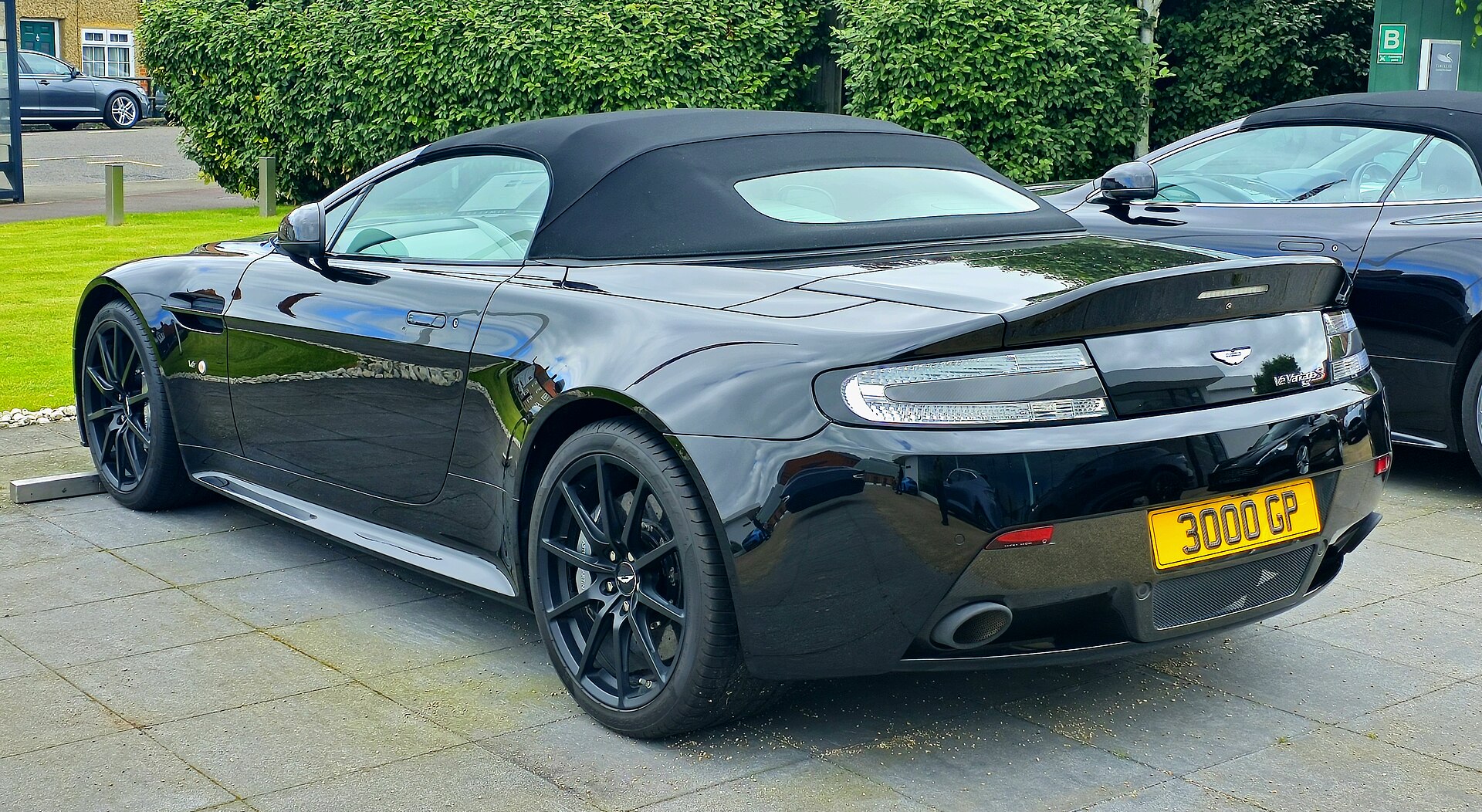 How Much Does an Aston Martin V8 Vantage (2005-2017) Cost in 2026?