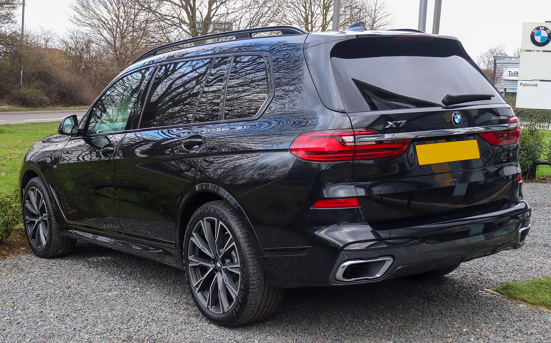 How Much Does a BMW XM Cost? — $160,445 MSRP Breakdown