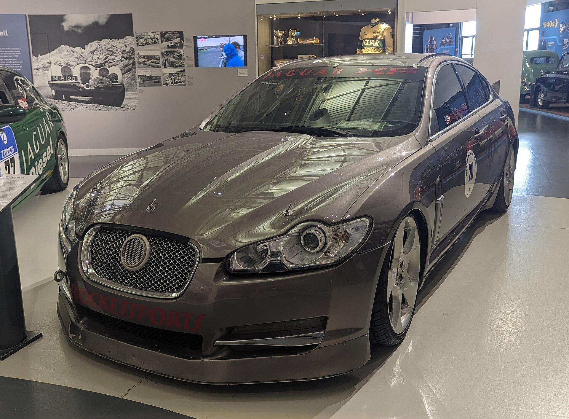 Jaguar XF