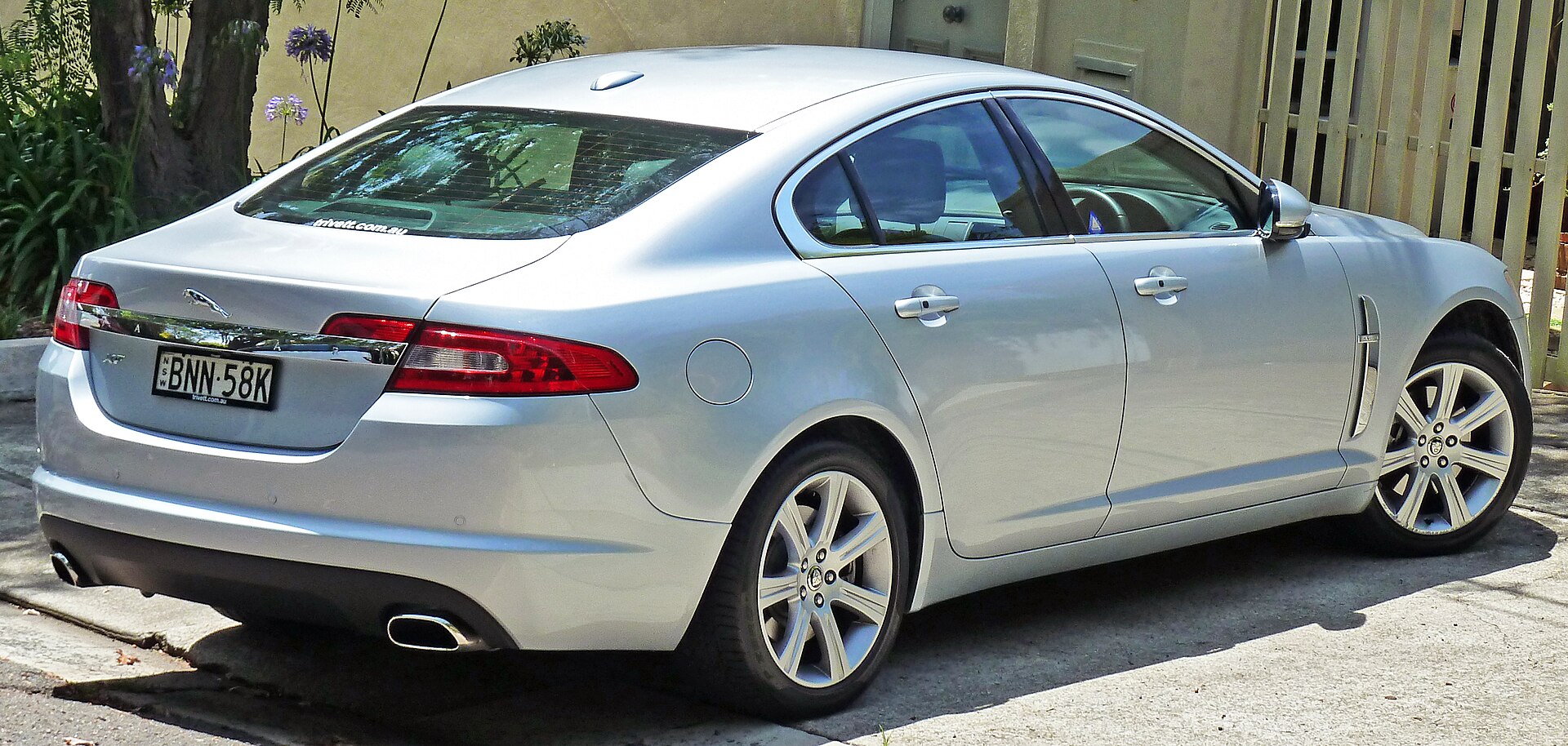 Jaguar XF