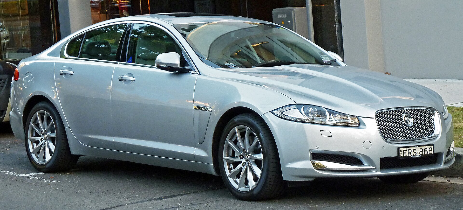Sell My Jaguar XF: 250-HP Luxury Sedan Selling Guide