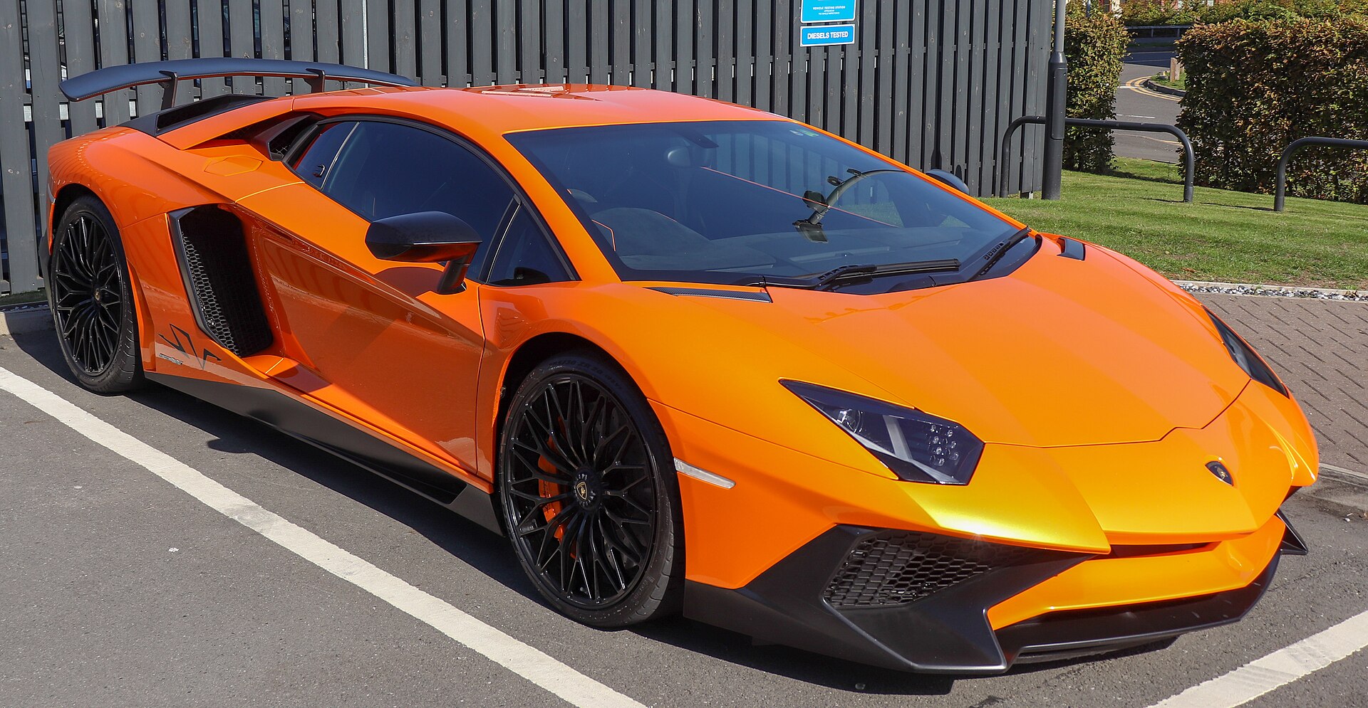 How to Choose the Right Lamborghini Dealer