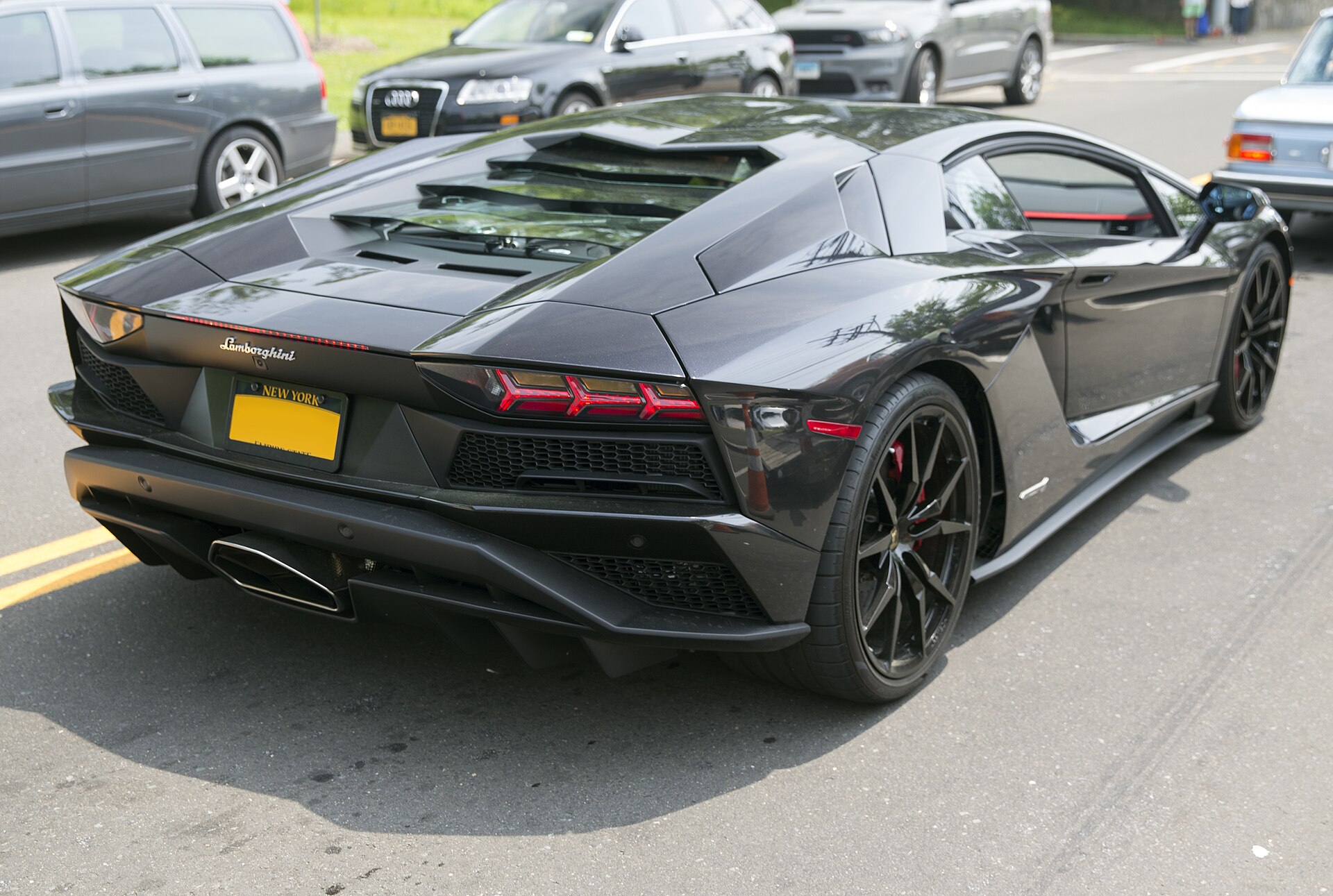 Lamborghini in Gold: Best Specs, Resale Impact, and Whether It's Worth It