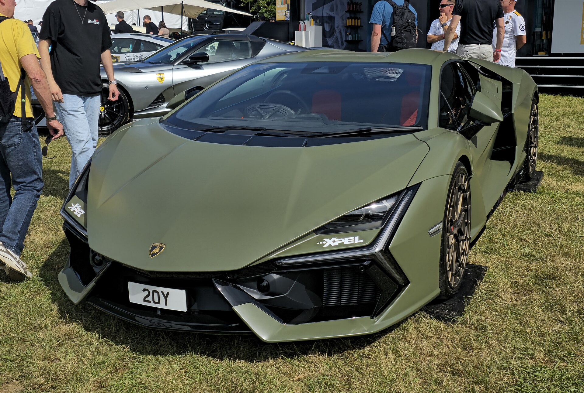 Lamborghini Revuelto