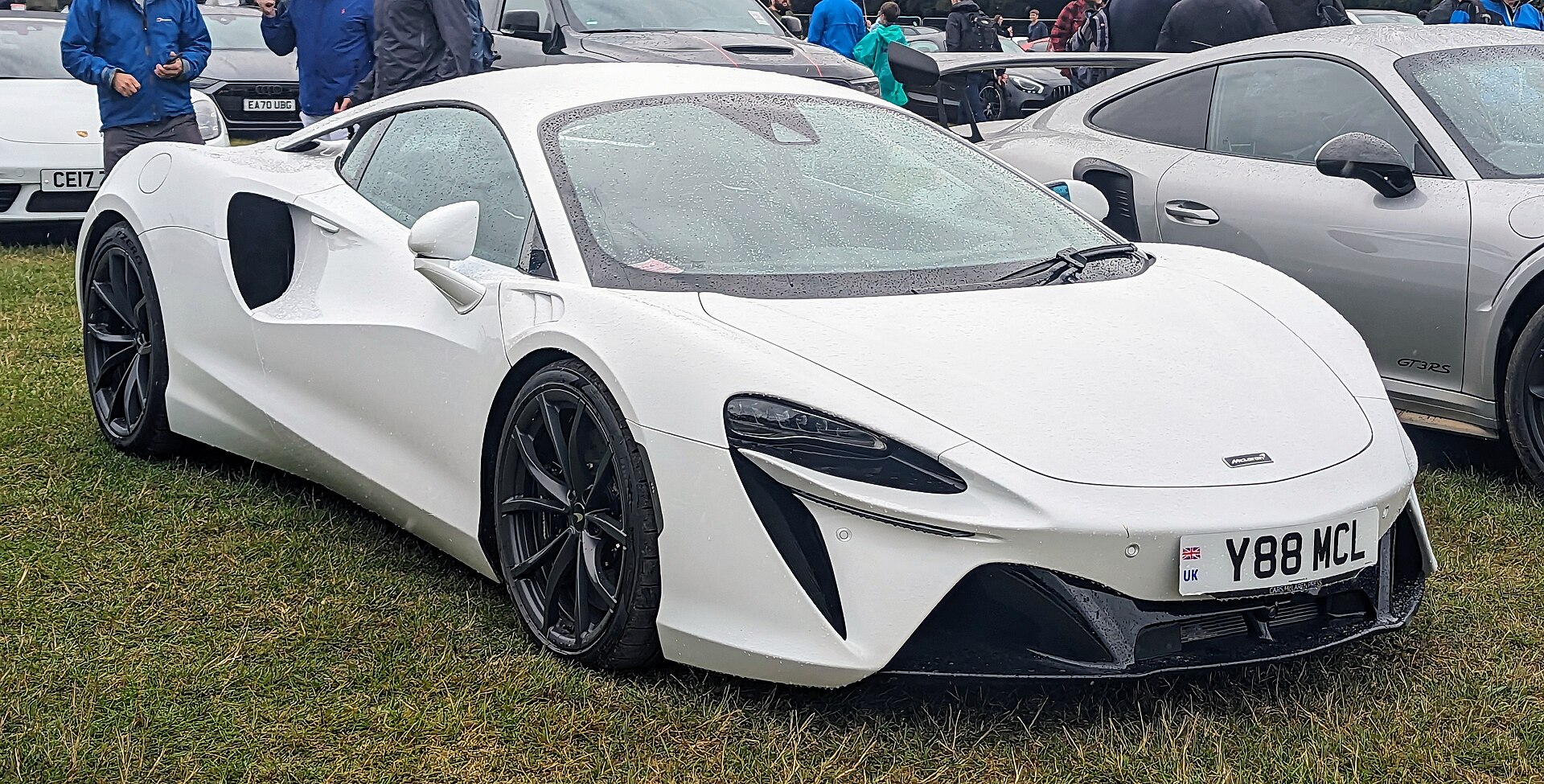 Sell My McLaren Artura — 3.0L twin-turbo V8 hybrid British Supercar at Top Dollar