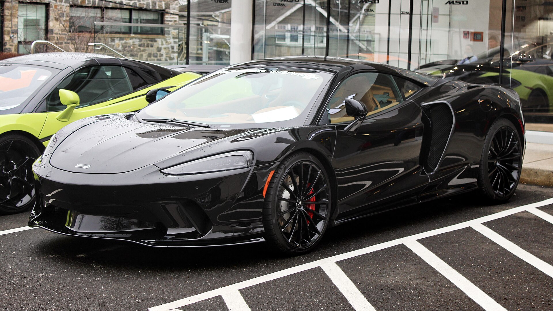 McLaren GT