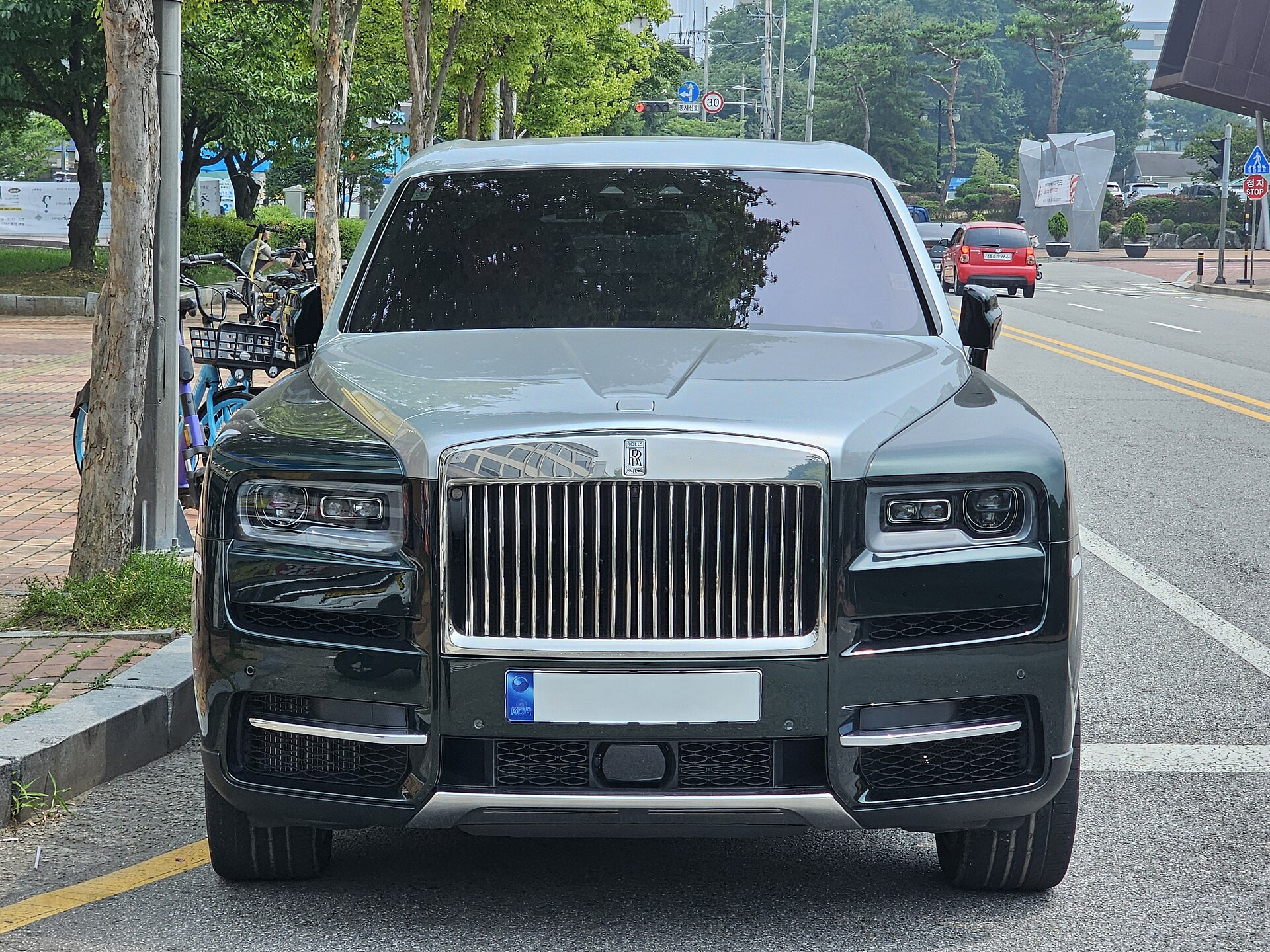 2002 Rolls-Royce: What to Pay, What to Avoid, and Whether It's Worth It