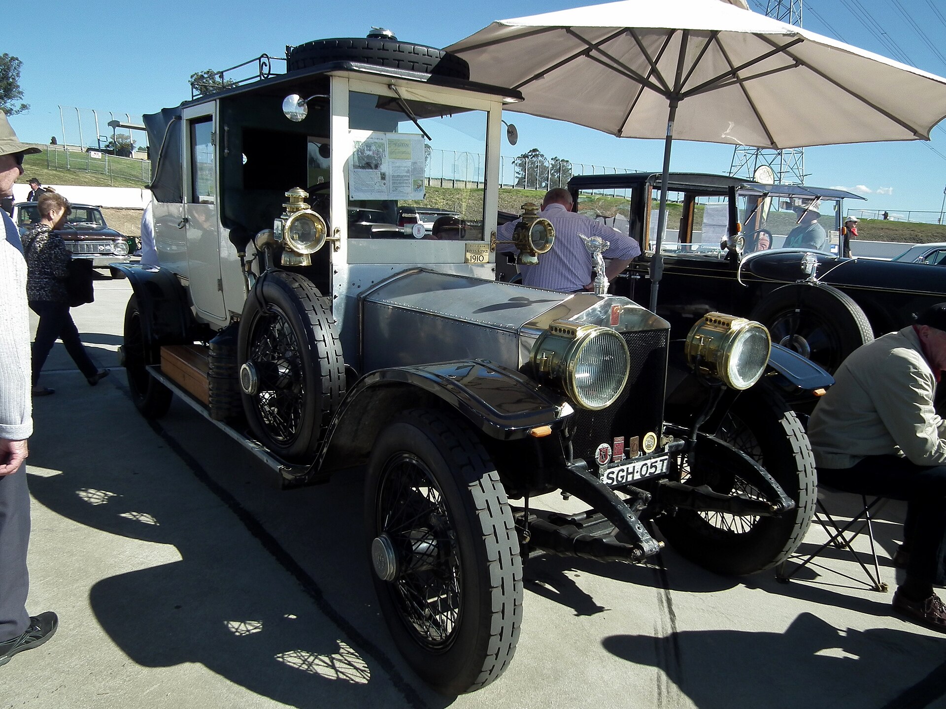 Sell My Rolls-Royce Ghost Extended — Get $290,000 to $370,000